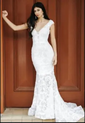 $120 • Buy Sarah Joseph Couture Ivory Wedding Dress Size 8