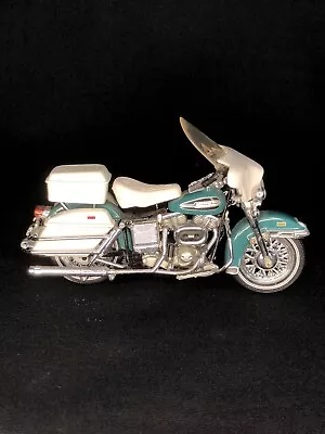 Franklin Mint Harley Davidson 1:24 Scale B11WC24 Motorcycle 1972 Electra Glide • $35.99