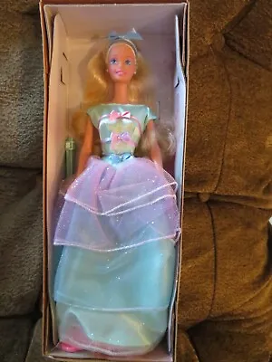 Avon Spring Tea Party Barbie 1997 Special Edition NEW Unused • $10