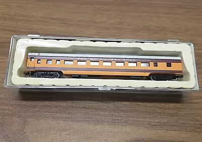 Vtg Con-Cor N Scale 0001-04001R Milwaukee Road 'Hiawatha' Smooth Side Coach Car • $49.99