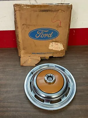 $59.99 • Buy 1974 Ford Pinto Station Wagon 13  Hubcap Wheel Cover Nos Fomoco 921