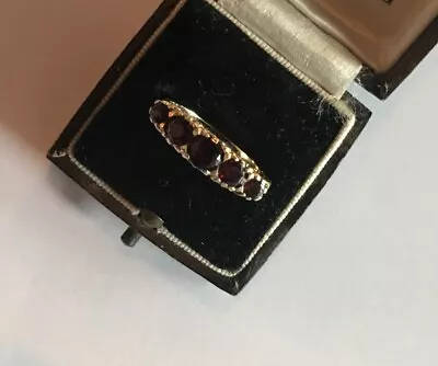 Women's Stunning 9ct Gold Ring Garnet Five Stone Ring Size R Weight 2.8g • £51