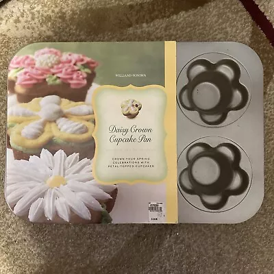 Williams Sonoma Daisy Crown Cupcake Pan Non Stick Flower Cupcake Pan • $29.99