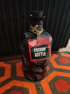 £8.99 • Buy Creepy Town Halloween Potion Bottle Skeleton Hands