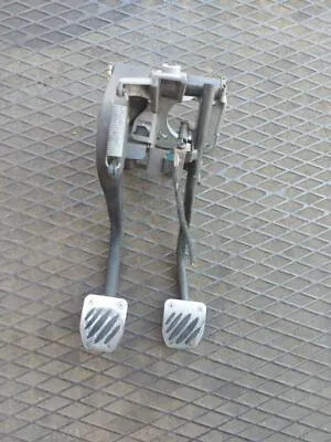 BMW E46 325 ( M3 330i Z4) FOOT CONTROLS CLUTCH PEDAL ASSEMBLY SUPPORTING BRACK • $128.82