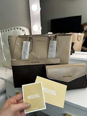 Michael Kors • $225