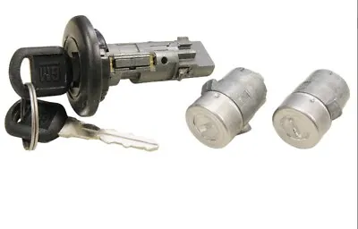 $64.95 • Buy NEW! Ignition & Door Lock Cylinder Set W/ GM Logo Keys For 03-06 GM Trucks NOS