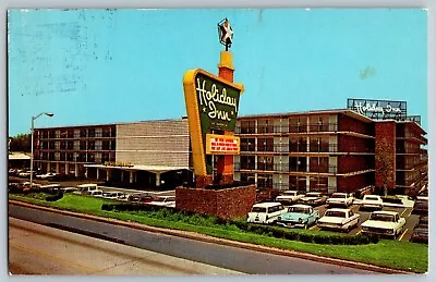 Meriden Connecticut - The Holiday Inn Buildings - Vintage Postcard - Unposted • $5.94