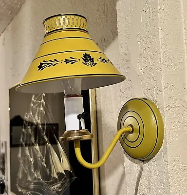 Mid Century Retro Yellow Toleware Sconce Wall Hanging Light Lamp Electric NICE • $49.50