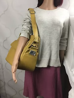 Royal Traveller Medalist Vintage Silhouette Yellow Shoulder Womens Bag • $74.99