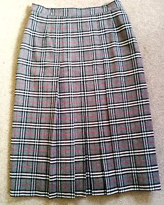 £65 • Buy Burberry's Immaculate Ladies Skirt