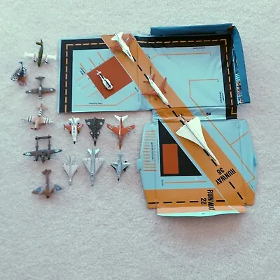 Vintage MATCHBOX SKYBUSTERS AIRPORT VINYL PLAYCASE + 16 Diecast Aircraft  • $24