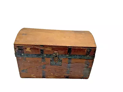 Antique Dome Top Table Chest Trunk 1800's Wallpaper Interior • $60