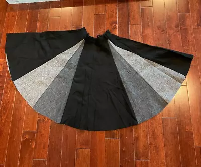 Vintage Pleated Black And Gray Wool Felt Full Circle Skirt 30 Inch Waist • $49.99