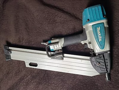 Makita Pneumatic 2-3 1/2  Framing Nailer  AN923  • $85