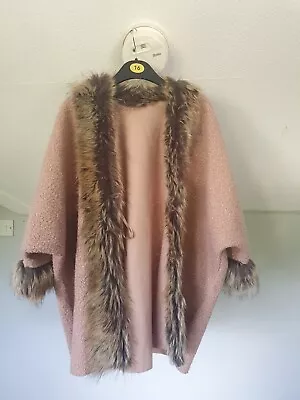 £9 • Buy Beautiful Pink Fur Cape One Size 
