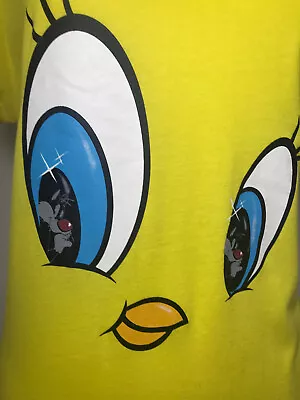 Junior Ladies Looney Tunes Tweety Bird V-Neck T-Shirt Top Sz 1X (13)   TS • $13