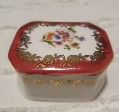 Vintage Handpainted Porcelain Trinket / Pill Box - Made In ITALY • $13