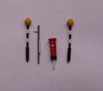 £11.65 • Buy P&D Marsh OO Gauge Z37 Belishas, Bus Stop And Post Box PAINTED