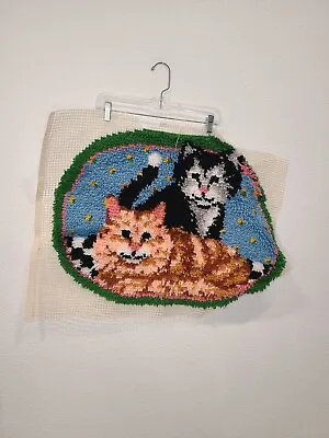 $49.99 • Buy Vintage Cats Hook And Latch Kit Rug, Complete