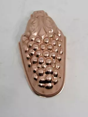 Vintage Copper Colored Grape Mold Aluminum Jello Cake Cluster Vine Kitchen • $9.99