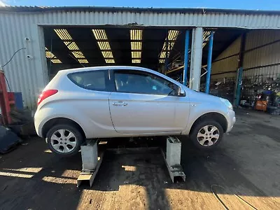 Hyundai I20 2010 1.2 Petrol One Wheel Nut **breaking Full Car** • £1