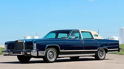 1979 LINCOLN TOWN CAR Poster 24 X 36 Inch SWEET LAND YACHT! • $23.99