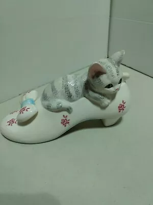 Mann Cat In Shoe Music Box Plays Memory • $8.95