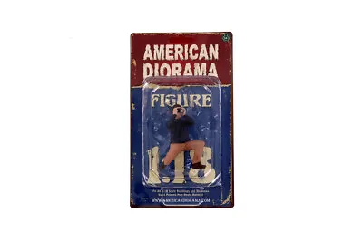 Race Day 2 1:18 Scale American Diorama Figurine Figure IV Man Guy Male Camera 4  • $8.59