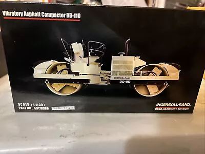 INGERSOLL-RAND DD-110 VIBRATORY ASPHALT ROAD ROLLER/COMPACTOR 1:30 Scale Rare • $150