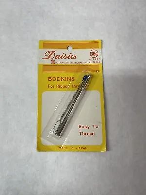 Daisies Bodkins For Ribbon Threader Vintage • $9.99