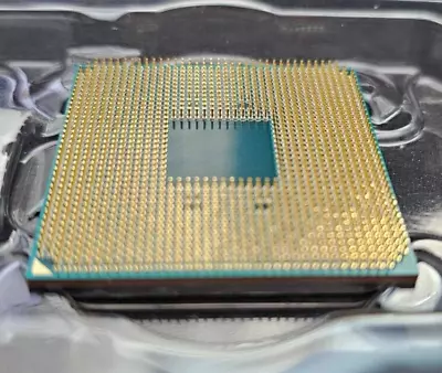 AMD Ryzen 2nd Gen 7 2700X - 4.3 GHz Eight Core (YD270XBGM88AF) Processor • £55