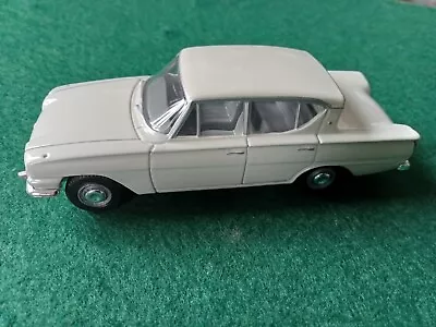 VA35002 Vanguards Ford Classic 109E Ermine White 1:43 • £14.50