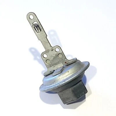 $29.90 • Buy NOS 57 Chevy Passenger Bel Air W2BC 8 Cyl Vacuum Advance D-1324 GM 1116146 [H16]