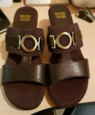 Women's Mootsie Tootsie Brown Sandals Size 6M Stretch • $12.50