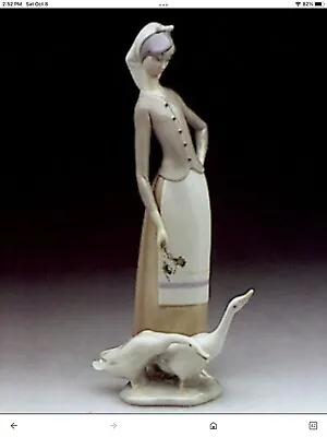 Lladro Porcelain Girl With Geese Figurine 1035 1969-95 In Original Box RETIRED • $85