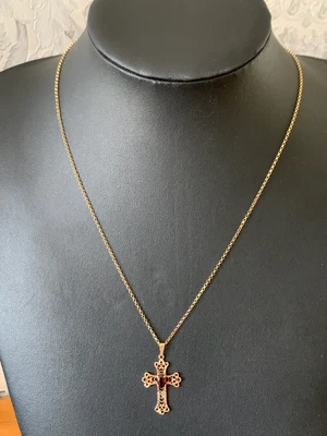 £90 • Buy 9ct Gold Garnet Cross & Necklace