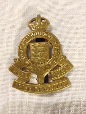 £8 • Buy Royal Army Ordnance Corps Military Cap Badge