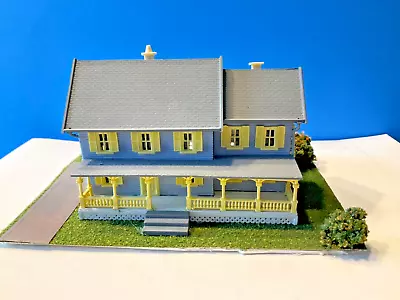 N Scale BUILDING HOUSE • $12.50