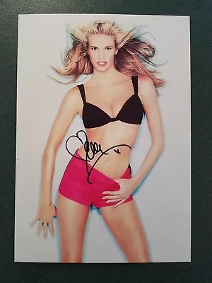 Elle Macpherson - Signed Photo - JSA COA - Pose 4 • $60