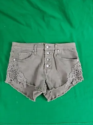 Mossimo Supply Co Women's Green With Lace High Rise Short Size 8/29  • $9.09