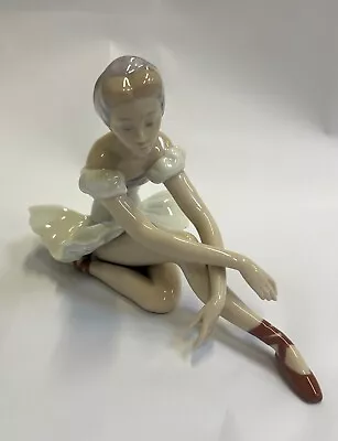 Lladro NAO Ballerina - Stretching Pose • £25