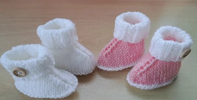 £3.25 • Buy 2 Pairs Baby's Booties. Newborn.Hand Knit. Pink/White. Wooden Buttons On Each