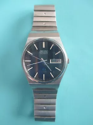 Vintage Seiko Day Date Black Dial Quartz Men's Stainless Steel Watch • $10.50