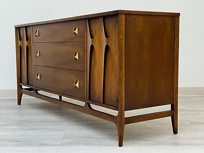 Broyhill Brasilia Mid-century Modern Walnut Credenza / Buffet ~ Great Tv Stand • $2795