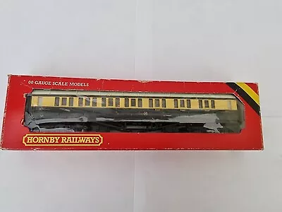 Hornby R429 57' Composite Coach • £0.99