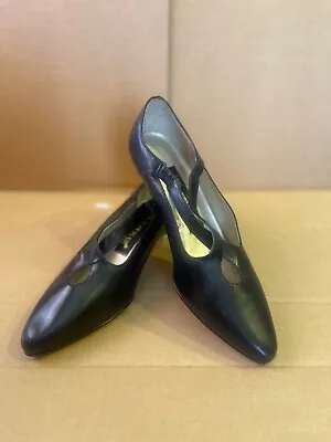 Vintage Eclisse Navy Blue Criss Cross Top Short Heel Pumps Sz. • $25