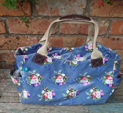 V&A Bag Oilcloth Floral Zipped Roomy Inside Zip Pocket Side Pockets  • £11.95