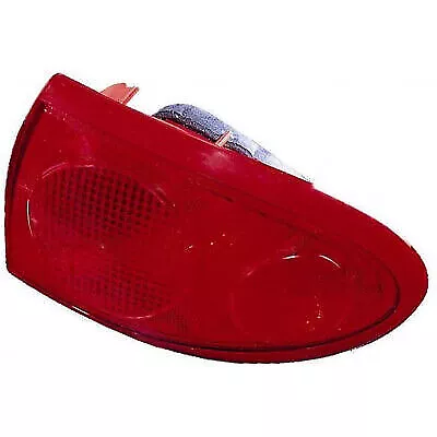 Fits 2003-2005 Chervolet Cavalier Passenger Side Tail Light GM2801160 • $37.94