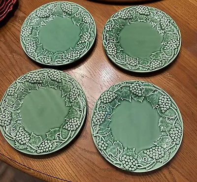 Bordallo Pinheiro Majolica Grape Leaf 9.25” Green Lunch Plate Portugal Lot Of 4 • $49.99